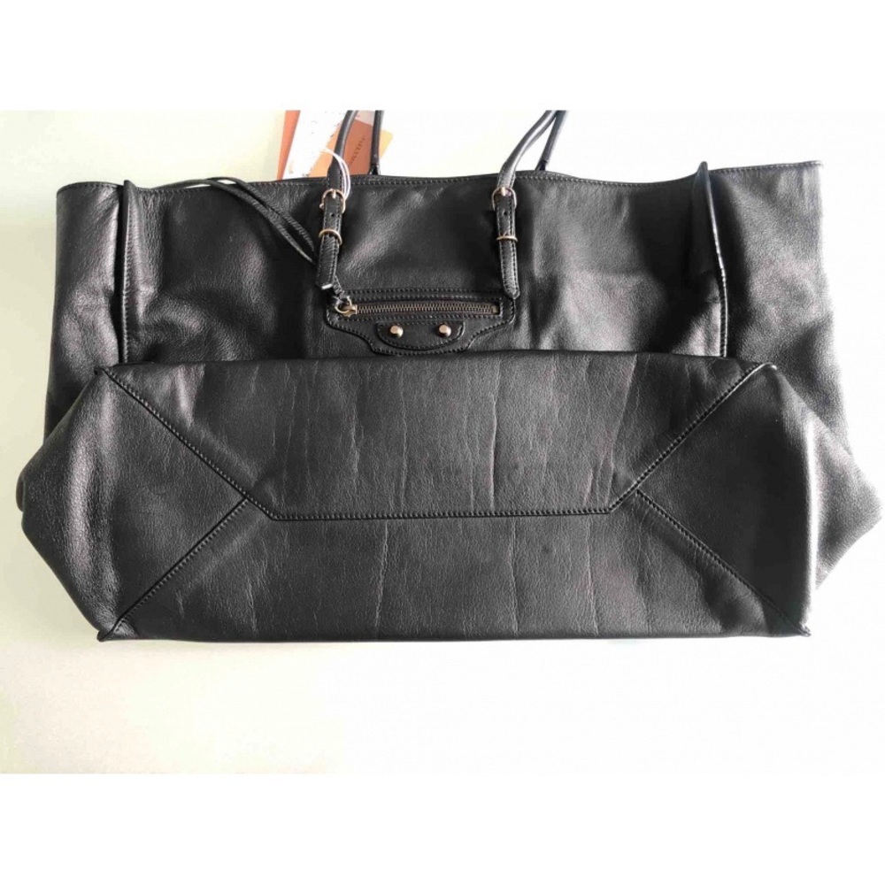 Balenciaga Papier A4 grain leather in Black - Picture 3 of 5